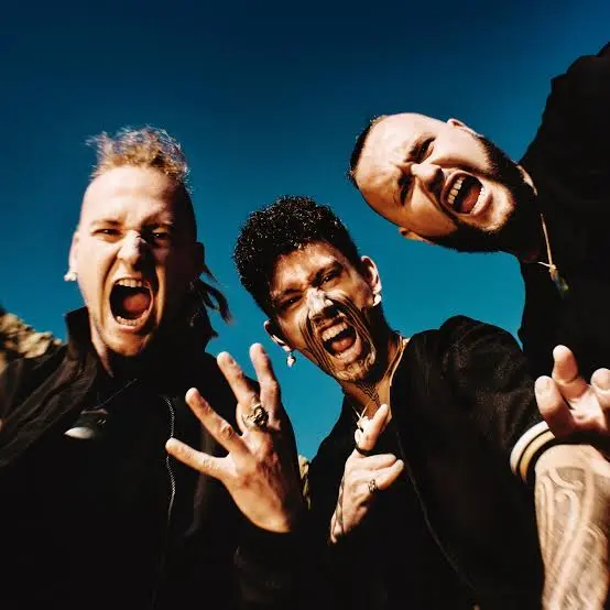 Alien Weaponry